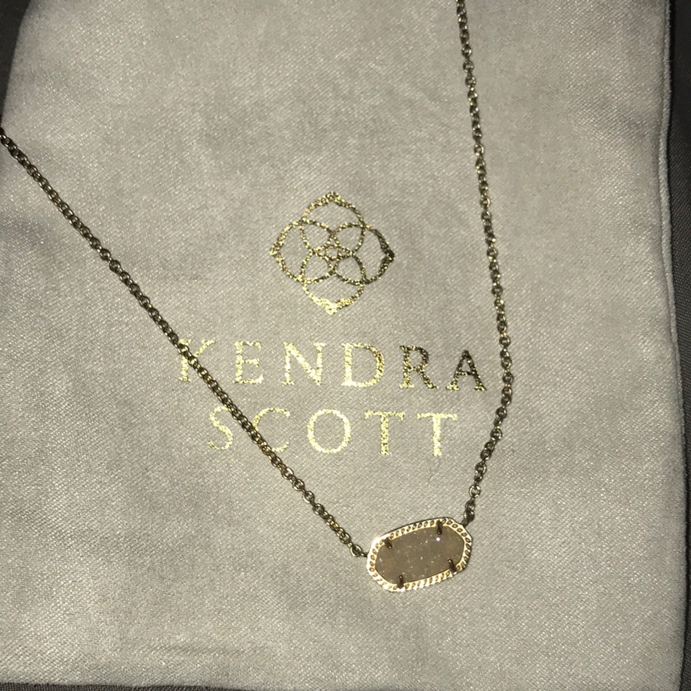Kendra Scott necklace